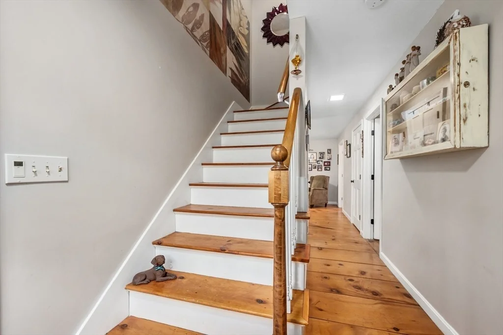 Photo of 7 Barnside Ln