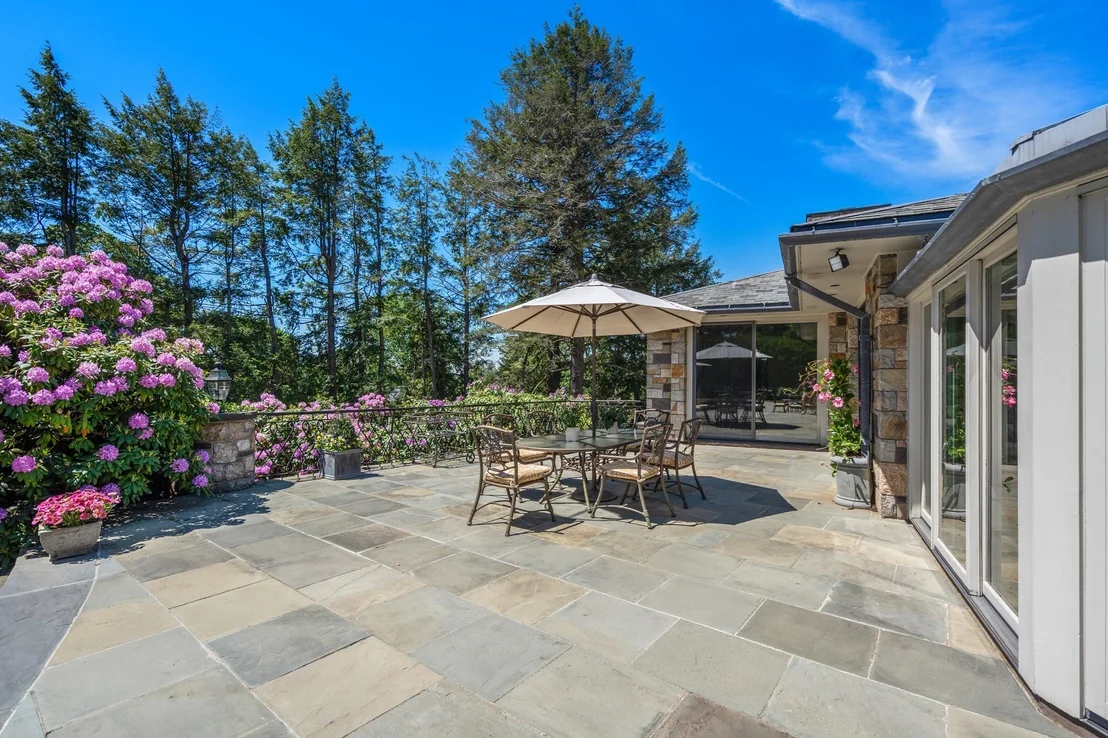 Photo of 9 Singletree Rd