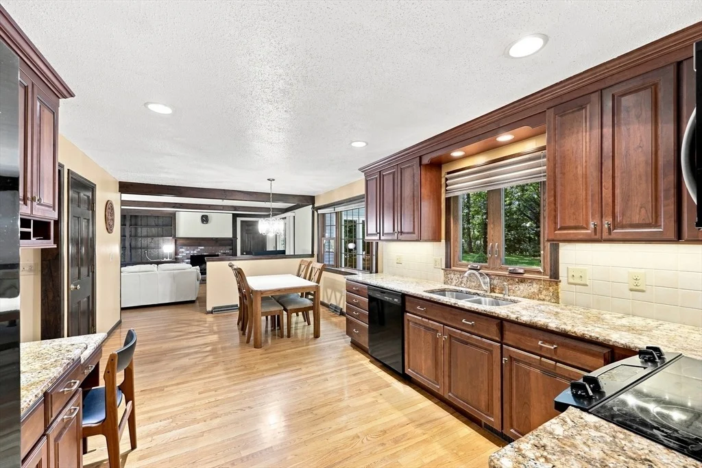 Photo of 76 Mohawk Dr