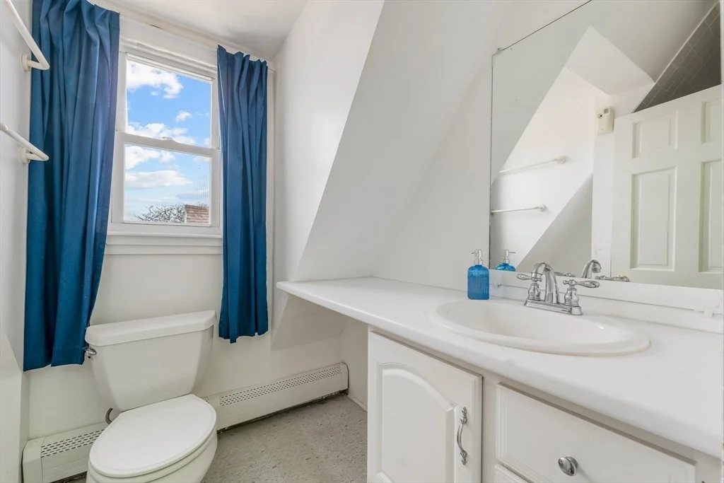 Photo of 158 Cadish Ave