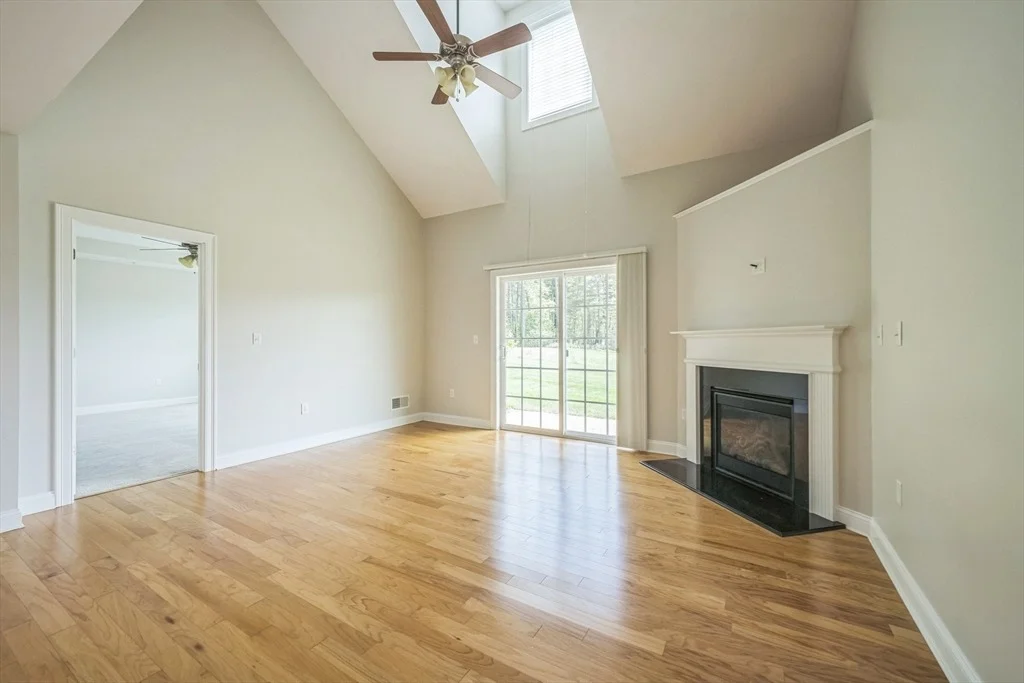 Photo of Unit 1401 at 53 Baldwin Rd