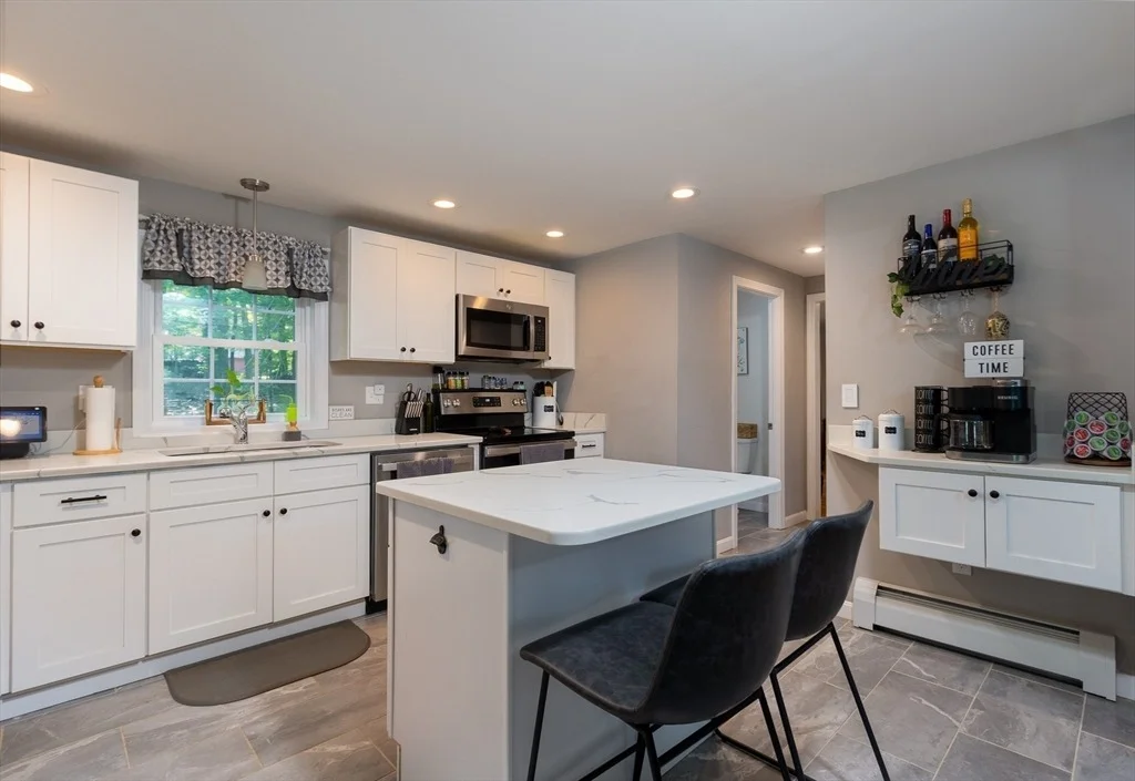 Photo of 114 Burbank Ave