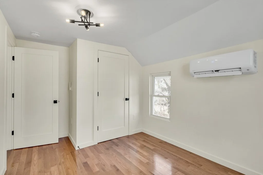 Photo of 56 Riverview St