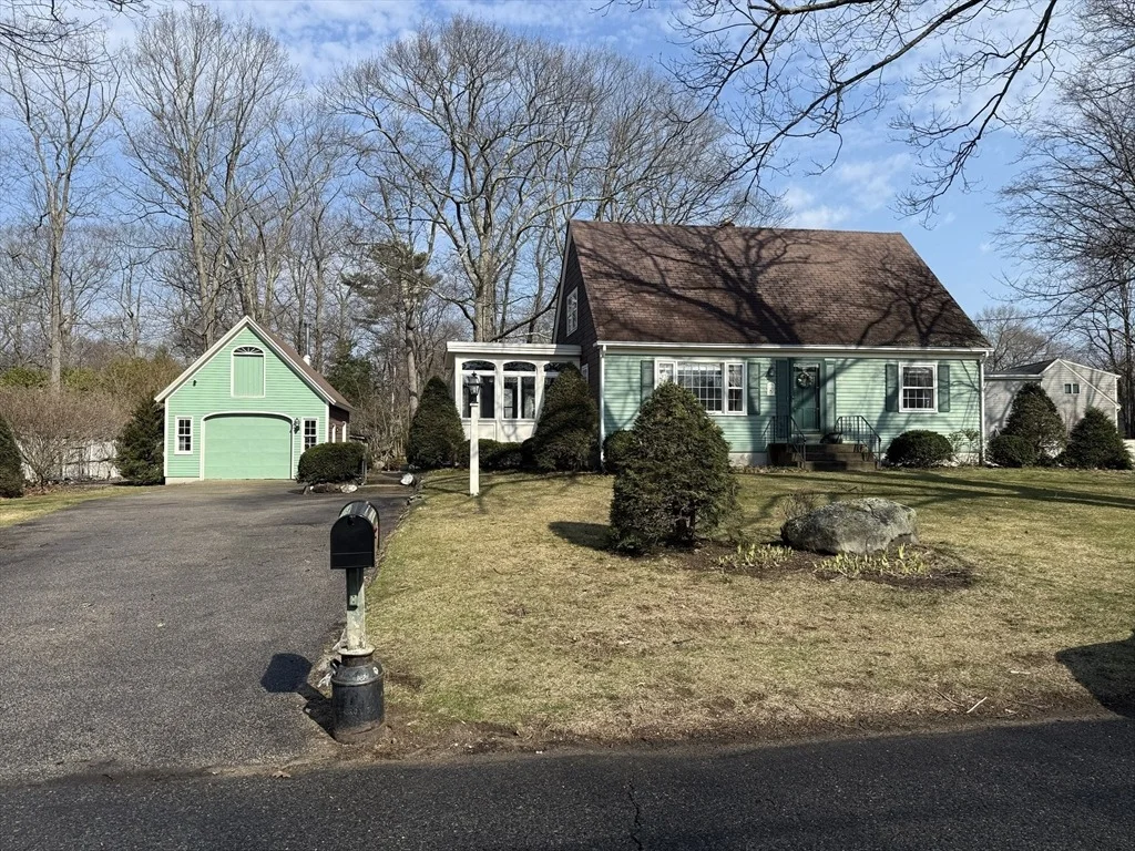 Photo of 89 Oakcrest Drive