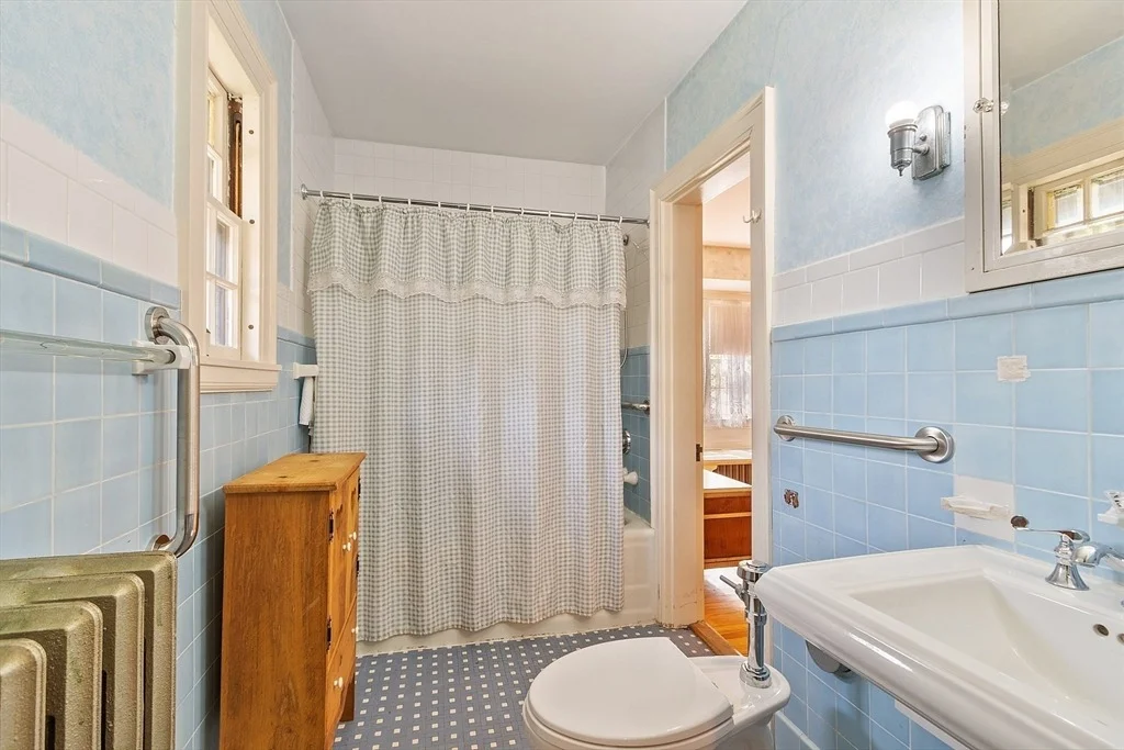 Photo of 298 Highland St