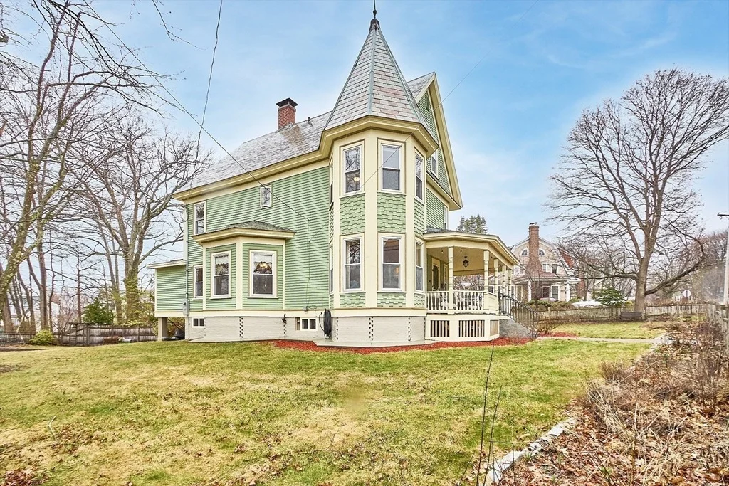 Photo of 82 Washington St