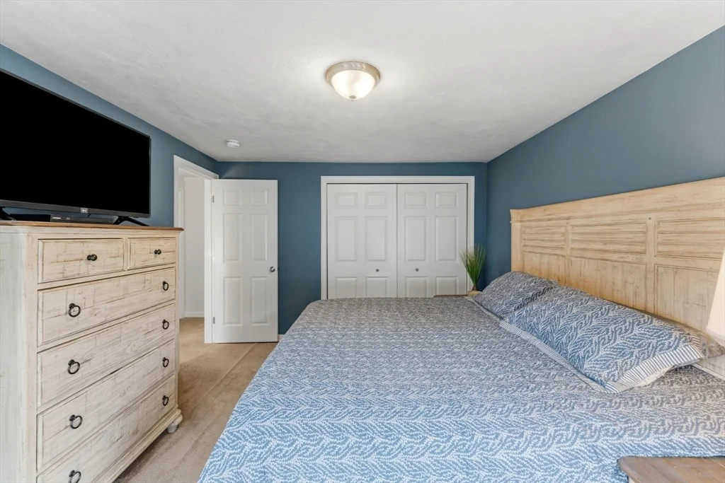 Photo of 34 Bittersweet Blvd