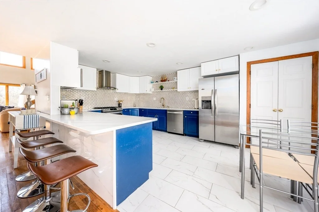 Photo of 33 Island View Rd