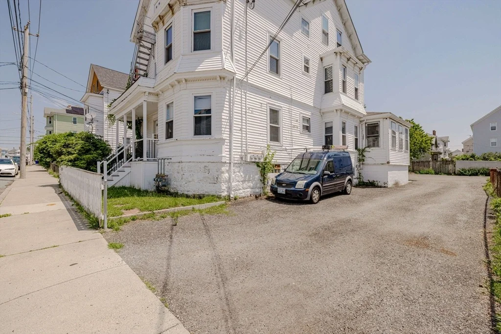 Photo of 154 Mott St