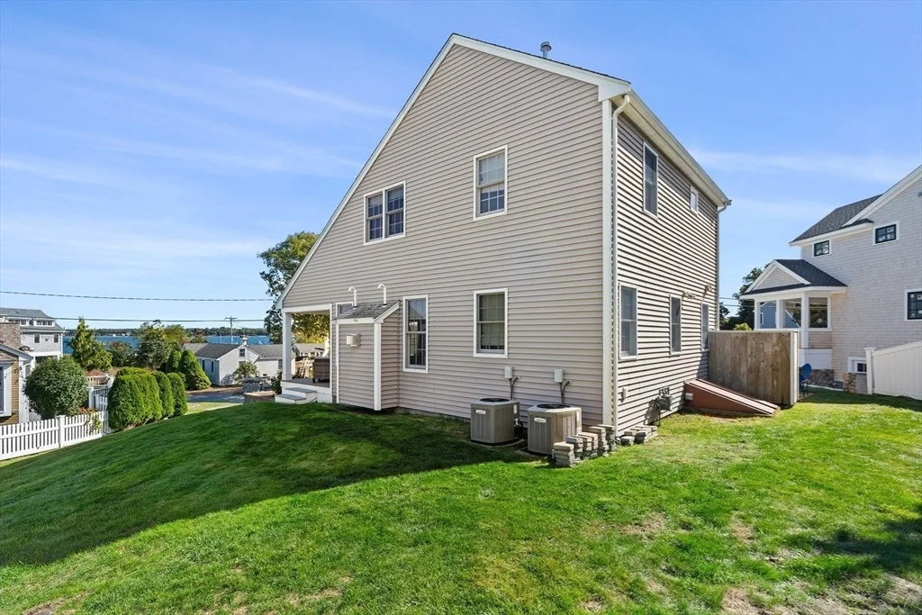 Photo of 135 Leeward