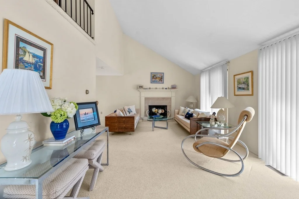Photo of 213 Fells Pond Rd