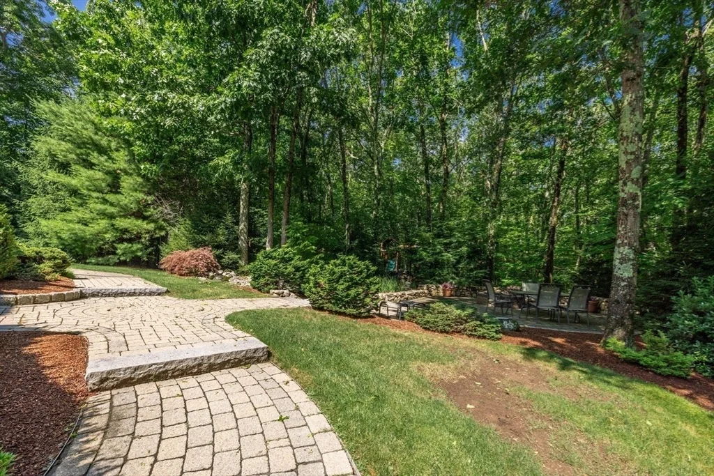 Photo of 22 Rhodes Dr