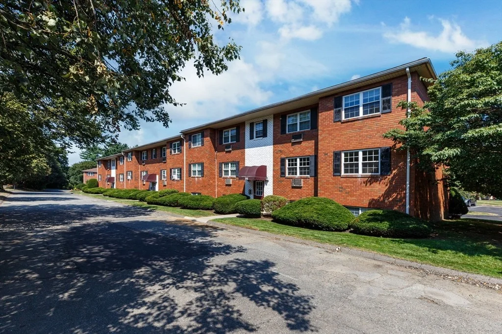 Photo of Unit D at 33 Maple Crest Cir