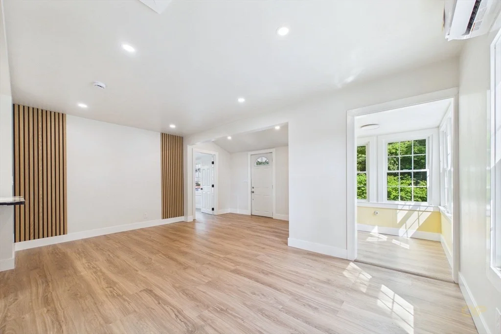 Photo of 6 Pinehurst Dr