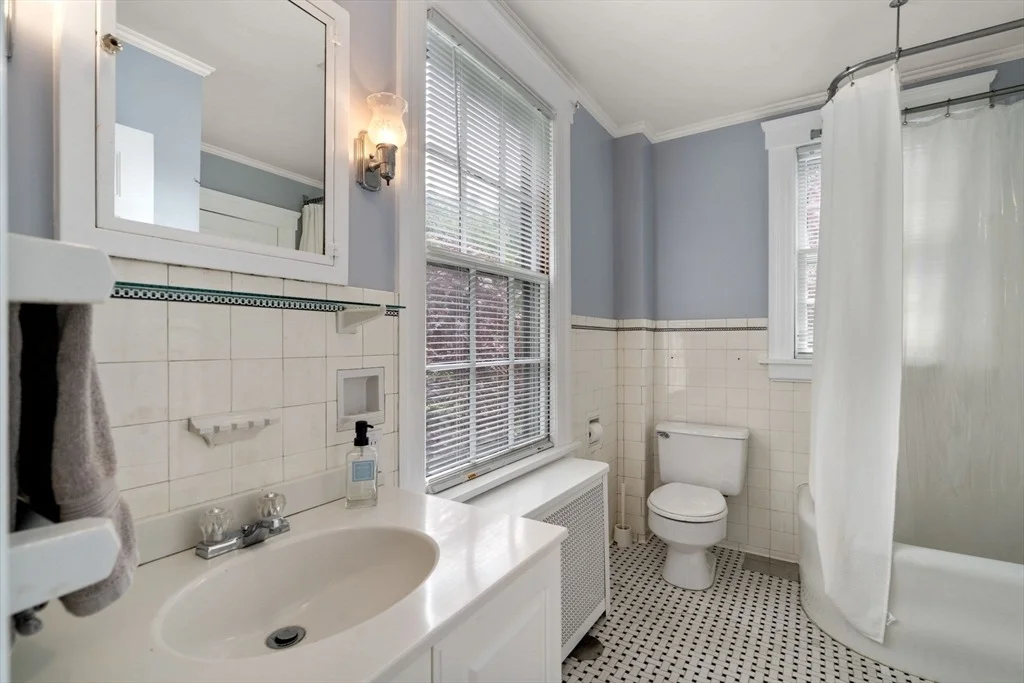 Photo of 44 Metcalf St