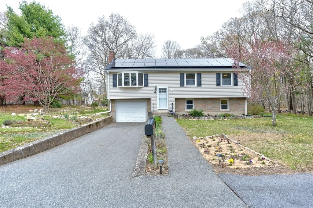 Photo of 4 Park Dr