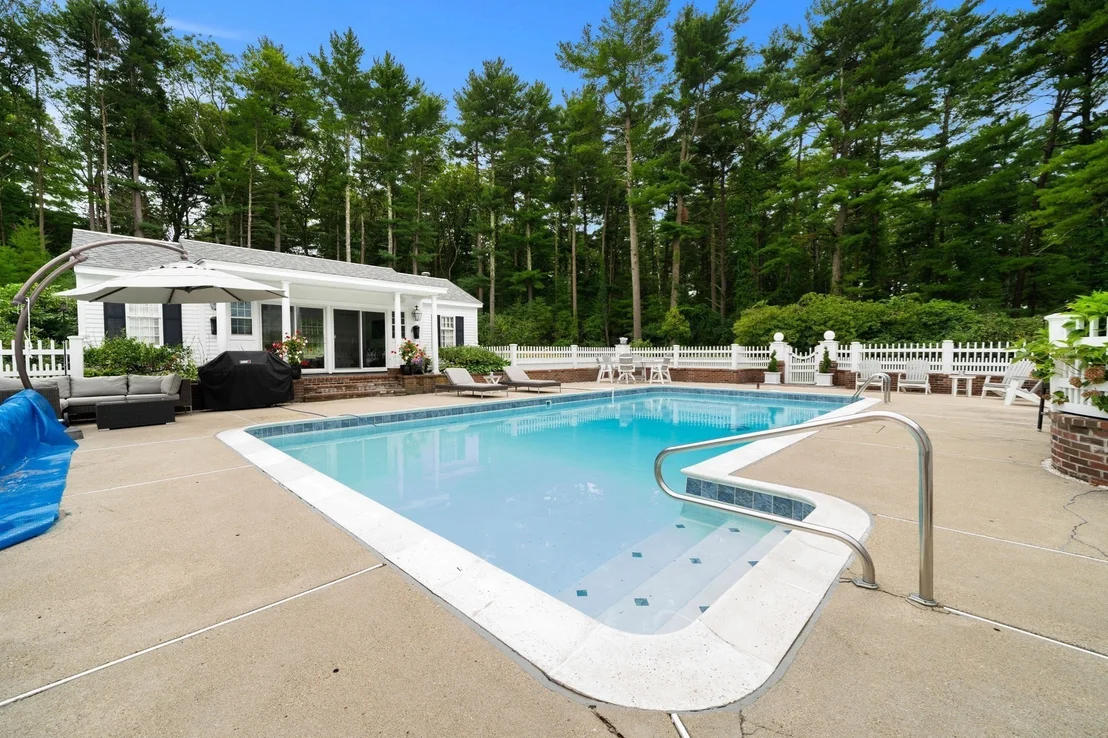 Photo of 28 Pineswamp Rd