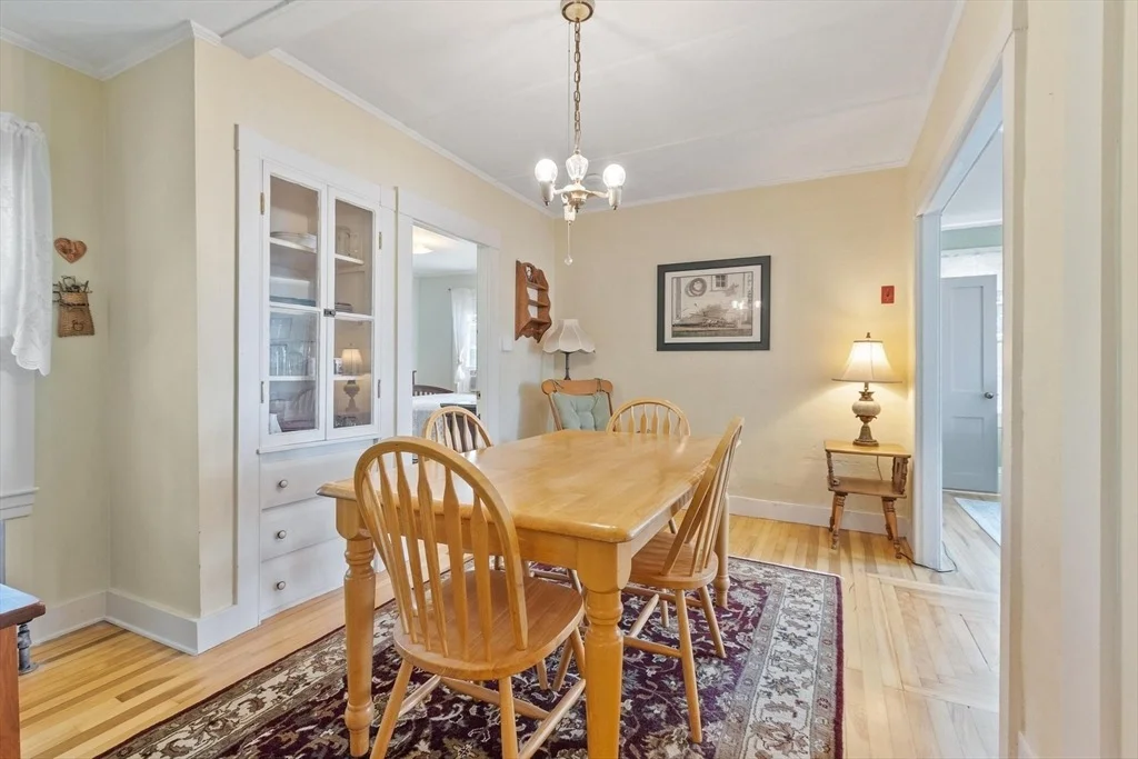 Photo of 397 Pleasant St