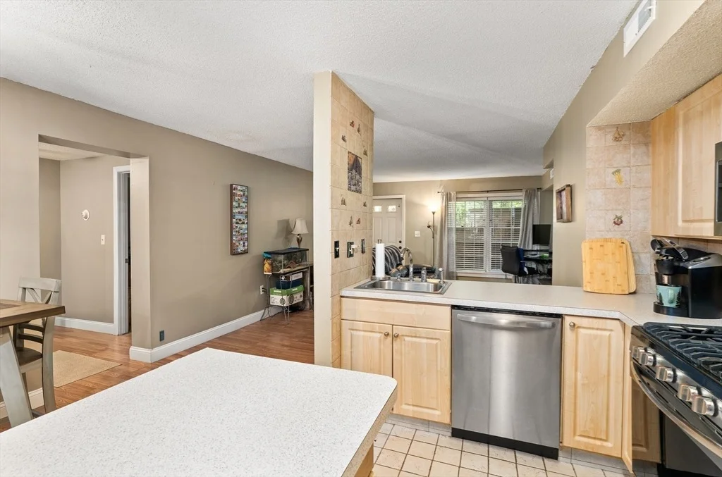 Photo of Unit 80 at 80 Williamsburg Dr