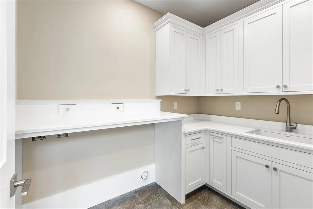 Photo of 320 Concord Avenue