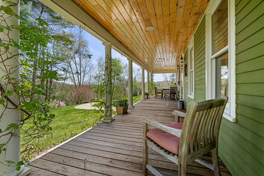 Photo of 39 Lovers Ln