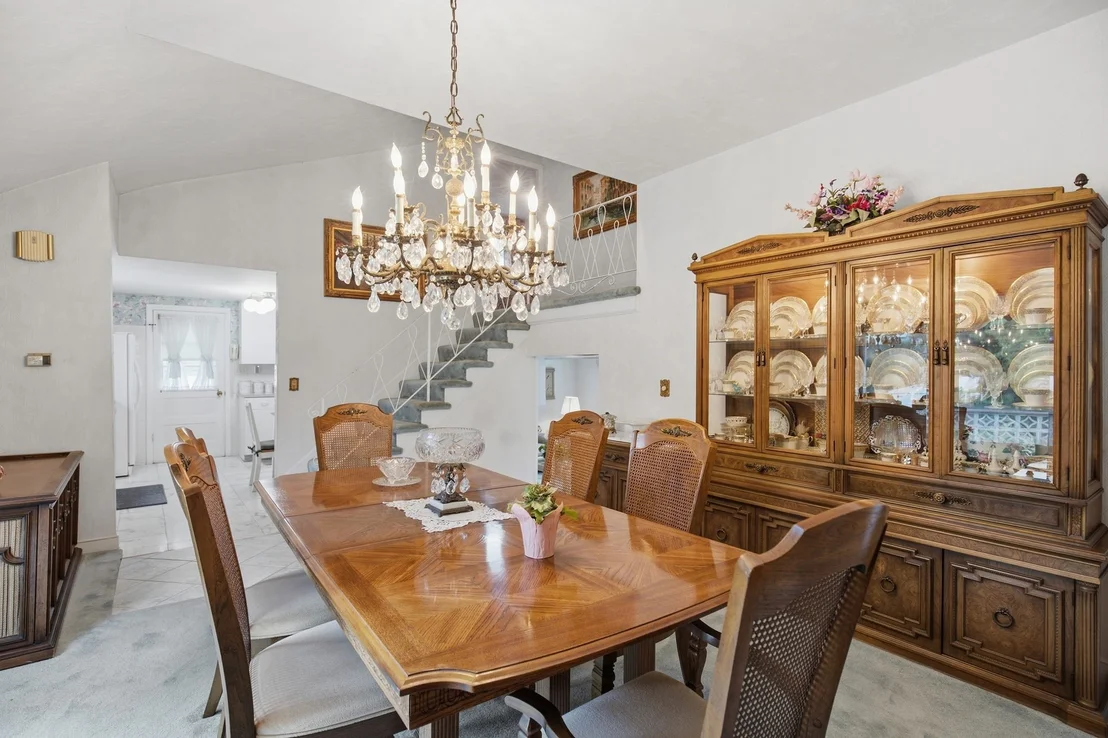 Photo of 37 Rustcraft Rd