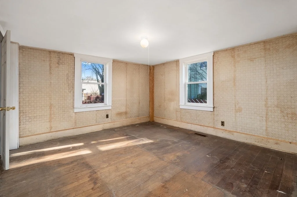 Photo of 19 Front St