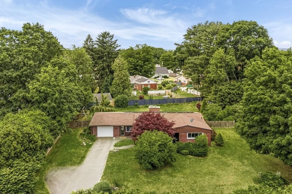 Photo of 6 Valley Ln
