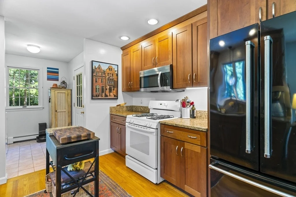 Photo of 419 Satucket Rd
