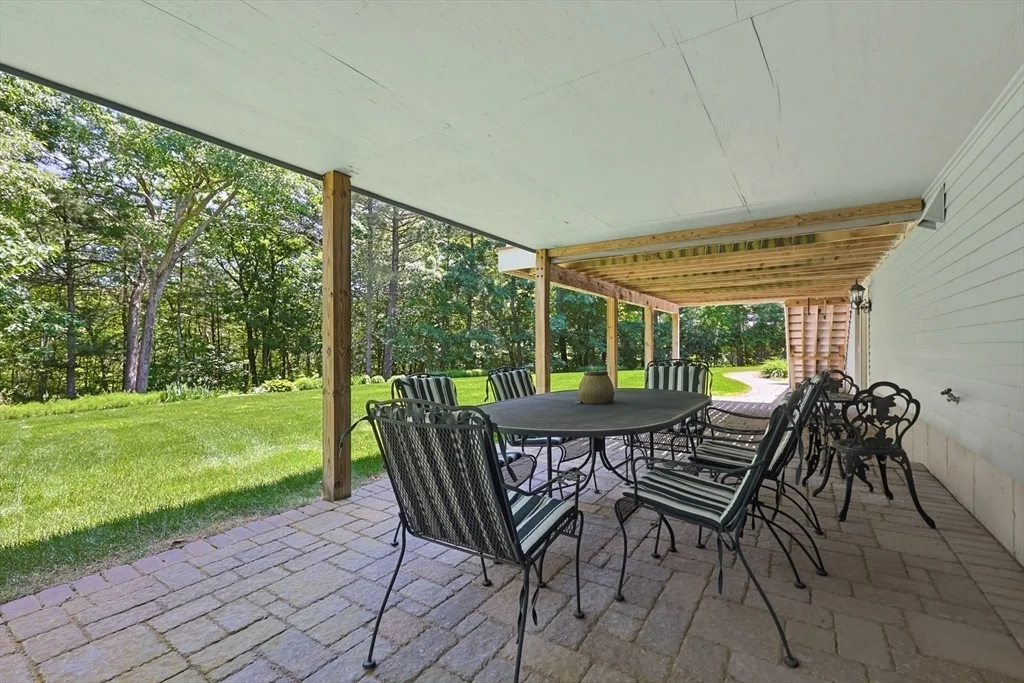 Photo of 19 Windsor Dr.