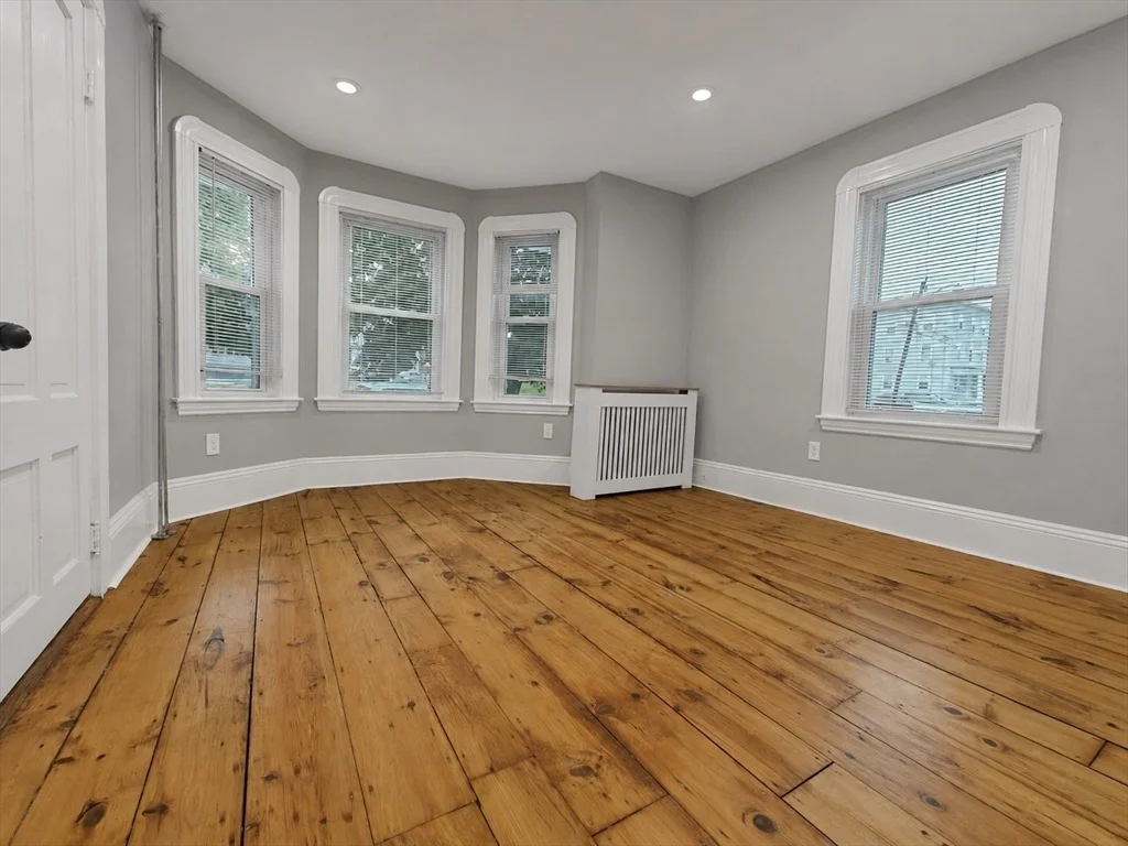Photo of 79 Lawrence St