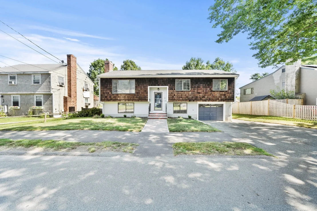 Photo of 95 Standish Rd