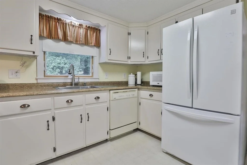Photo of 9 Candy Ln