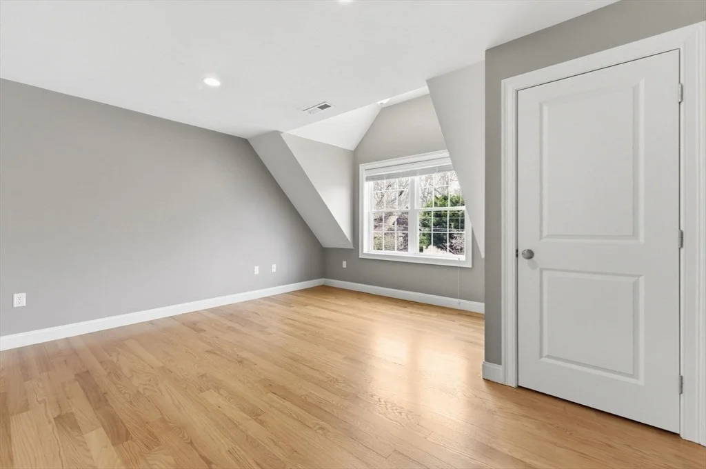 Photo of 129 Dennison Ave