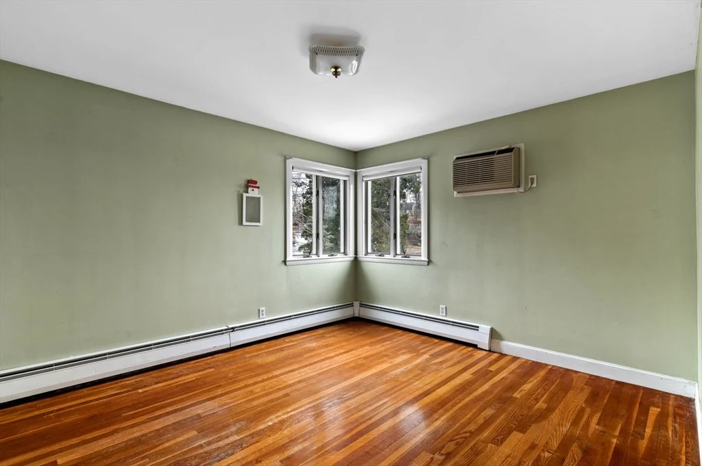 Photo of 504 Loring Ave