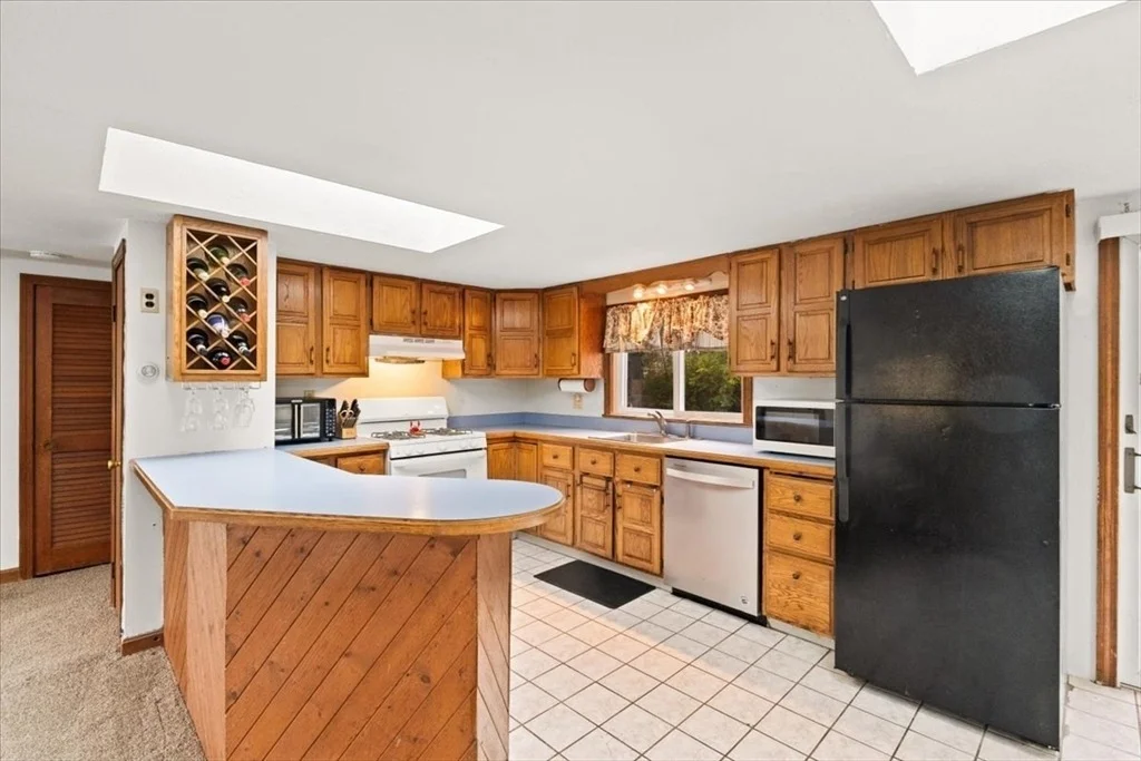 Photo of 40 Sunset Blvd