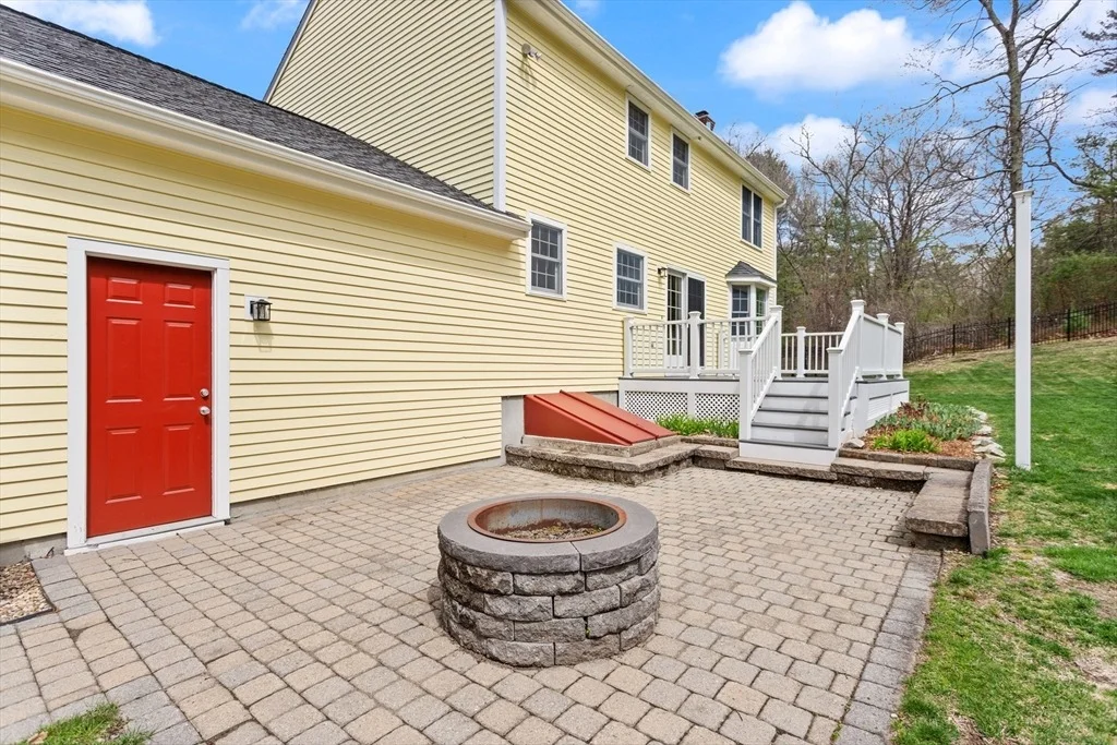 Photo of 4 Ledgewood Dr