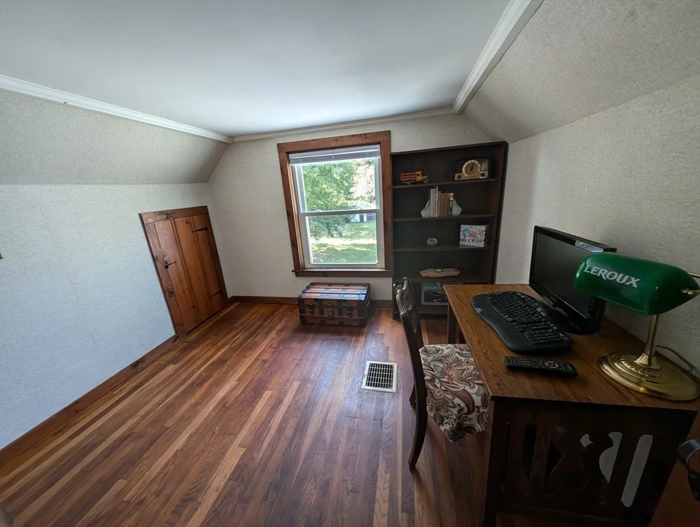Photo of 504 Lampblack Rd