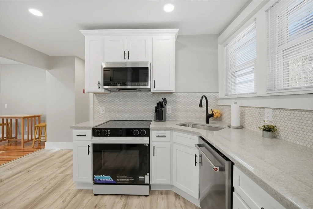 Photo of 3076 Boston Rd