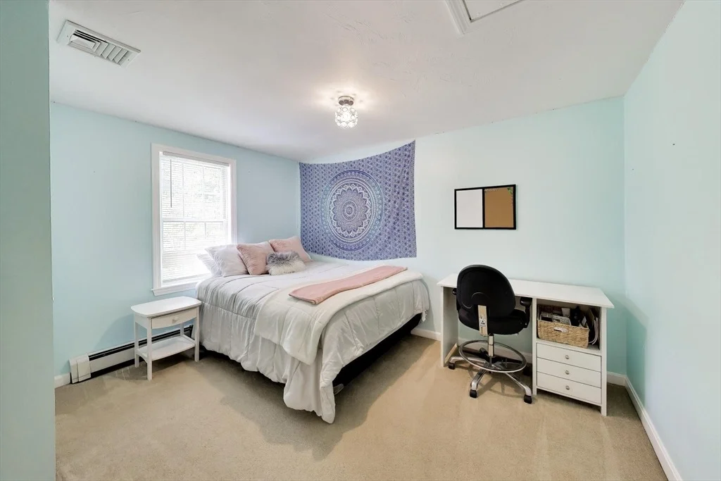 Photo of 24 Meadow Ln
