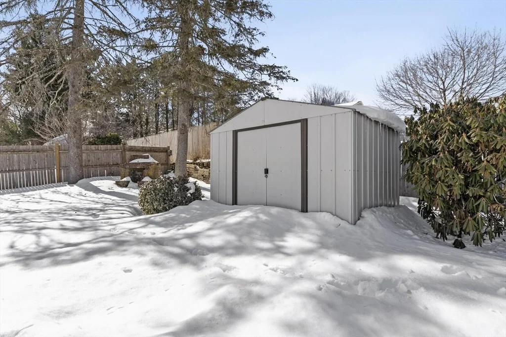 Photo of 6 Meadowbrook Dr