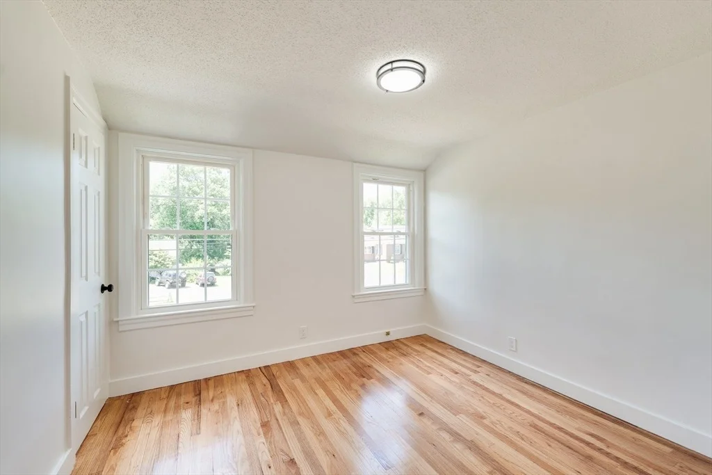 Photo of 1386 Piper Rd