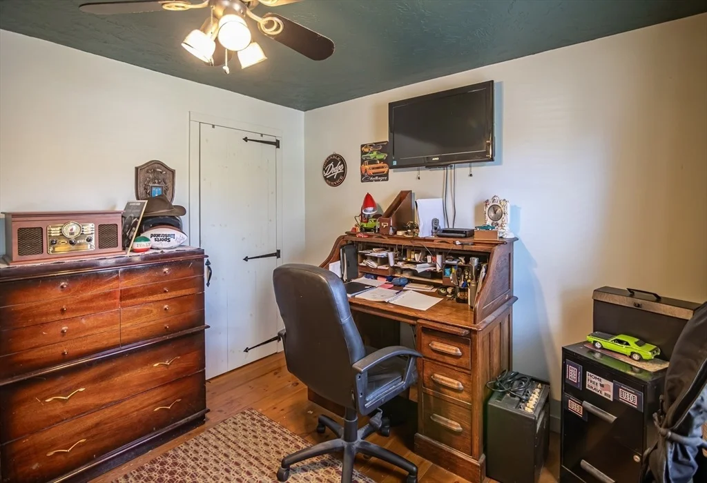 Photo of 40 Scenic Ave
