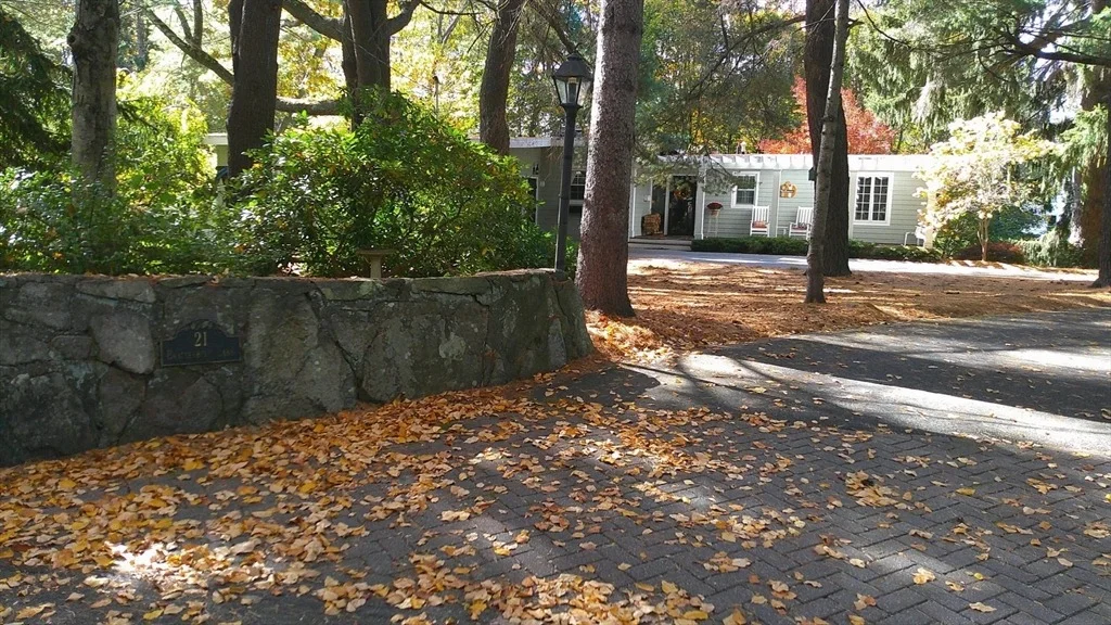 Photo of 21 Brackenbury Ln