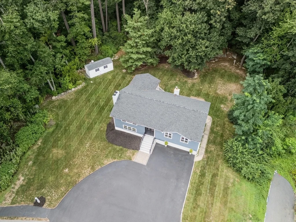 Photo of 8 Willowdale Dr
