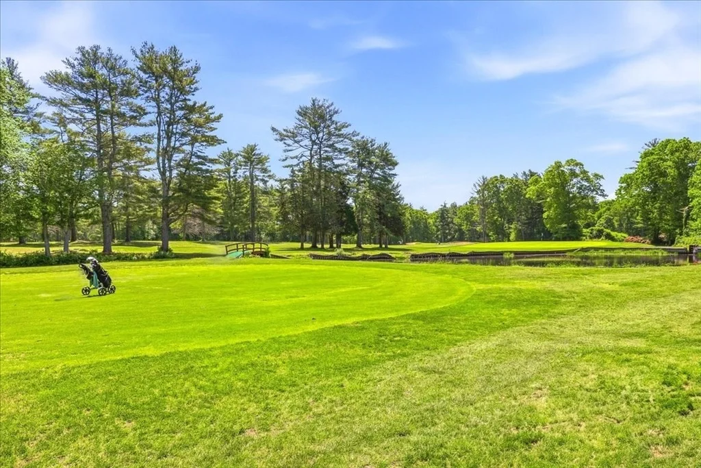 Photo of 139 Fairway Dr