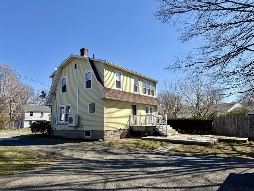 Photo of 180 Russell Rd