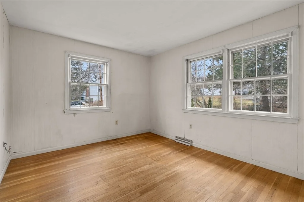 Photo of 2 Simpson Dr