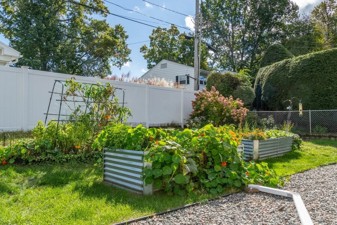 Photo of 11 Hillview Rd