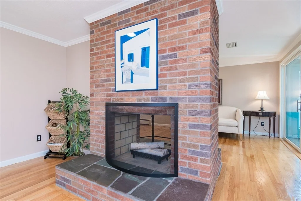 Photo of 242 Kenmore Dr